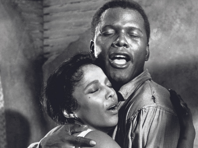 Hollywood-Stoff
Otto Preminger war Regisseur der ersten Verfilmung 1959 mit Dorothy Dandridge und Sidney Poitier. Gesungen haben Adele Addison und Robert McFerrin.
