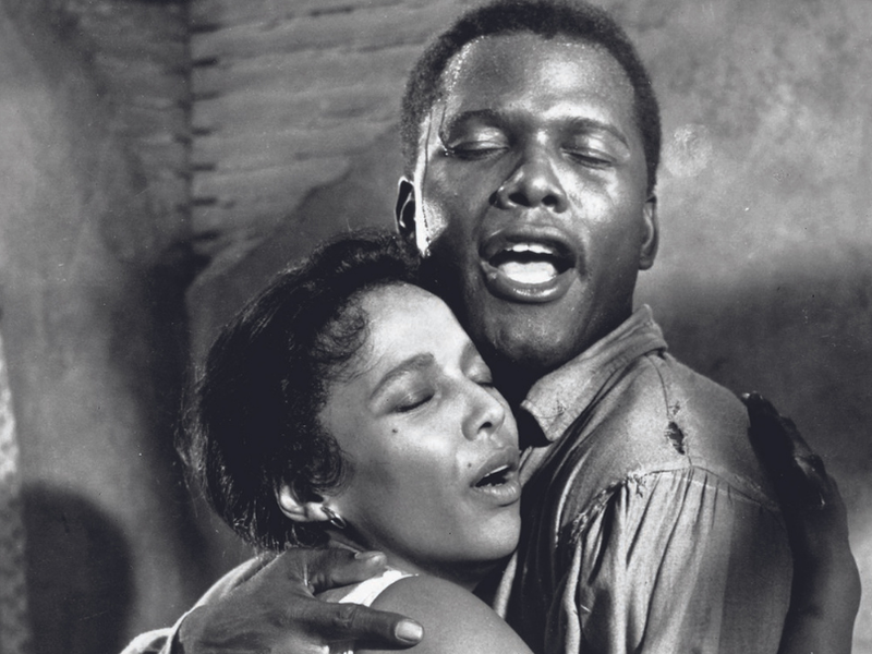 Hollywood-Stoff
Otto Preminger war Regisseur der ersten Verfilmung 1959 mit Dorothy Dandridge und Sidney Poitier. Gesungen haben Adele Addison und Robert McFerrin.
