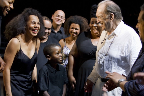 2009
Stardirigent trifft Ensemble
Auch Nikolaus Harnoncourt konnte an „Porgy &amp; Bess“ nicht vorbei und dirigierte das Meisterwerk voller Authentizität bei der Styriarte in Graz. Das Ereignis ist auf CD dokumentiert.