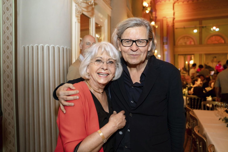 „Leopoldstadt“.
Tom Stoppards Stück behandelt das Schicksal einer jüdischen Wiener Familie über einen Zeitraum von fast sechs Jahrzehnten. Marianne Nentwich – im Bild mit Janusz Kica – übernahm die zentrale Rolle der Großmutter.