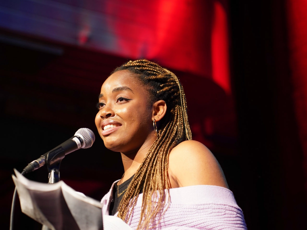 In ihrem Element- die Poetry-Slammerin Precious Chiebonam Nnebedum. 