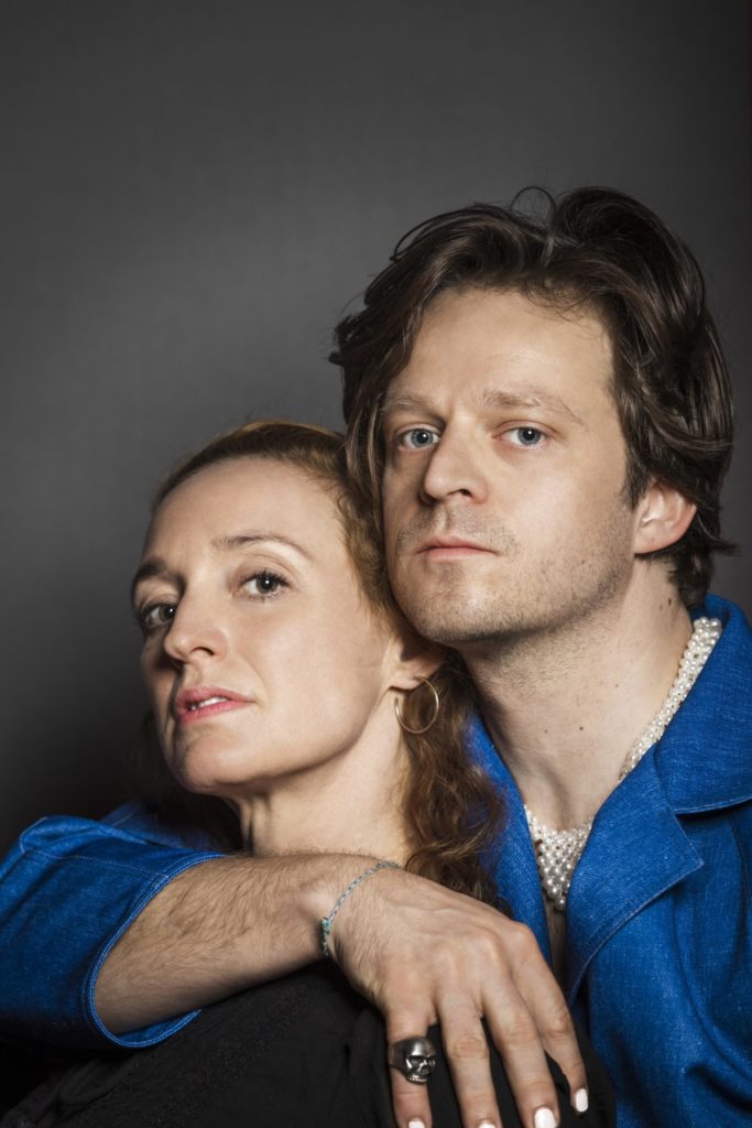 Silvia Meisterle als Anna Karenina und Claudius von Stolzmann als Wronski im Theater in der Josefstadt.