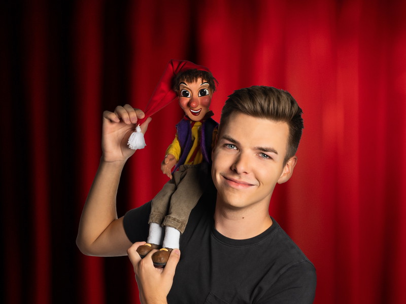 Raphael Kovarik hat seine Leidenschaft zum Beruf gemacht. Der 24-Jährige gilt als jüngster Puppenspieler Österreichs.