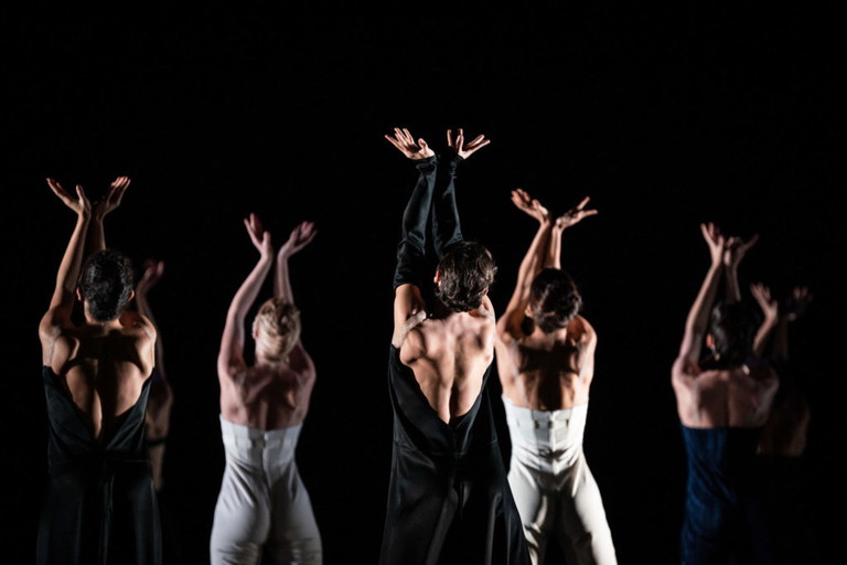 "Mahler, live" war das erste große Projekt des neuen Ballett-Direktors Martin Schläpfer und feierte Anfang Dezember 2020 Premiere.