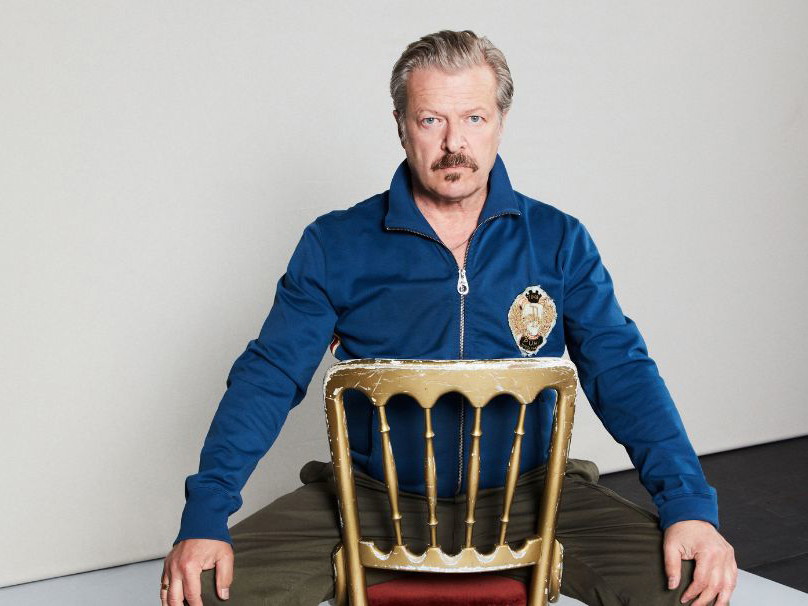 Der gebürtige Schweizer gehört seit 2015 zum Ensemble des Burgtheaters. Ab 23. Februar ist Roland Koch in „Serge“ zu sehen. 
