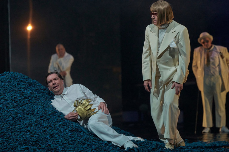 Dietmar König, Michael Maertens, Roland Koch und Johannes Zirner in Shakespeares „Der Sturm“.