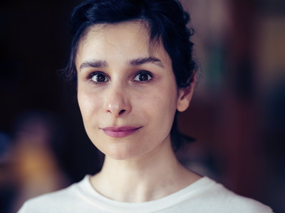 Mina Salehpour arbeitet als freie Regisseurin im deutschsprachigen und im skandinavischen Raum. 2013 wurde sie für ihre Arbeit „Über Jungs“ mit dem Theaterpreis Der Faust ausgezeichnet