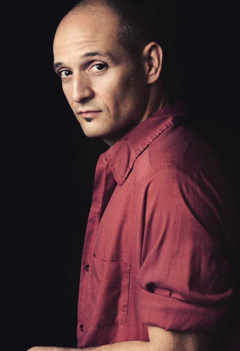Drew Sarich, Sänger. Er ist der absolute Rockstar unter den heimischen Musicalstars und spielt in der „Follies“- Premiere den Benjamin. Ab 12. April 2025.