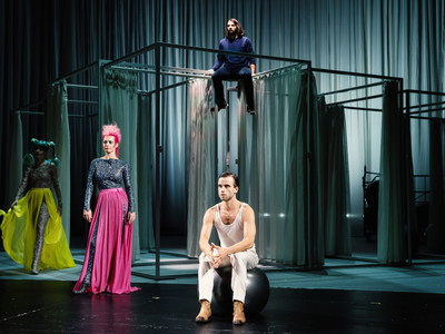„Klimatrilogie" von Thomas Köck, inszeniert von Marie Bues am Schauspiel Hannover.