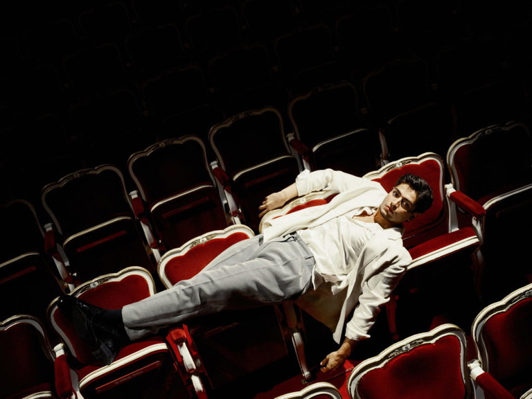 Tamim Fattal im Zuschauerraum des Theaters in der Josefstadt. 