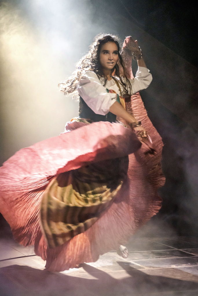 „Der Glöckner von Notre Dame mit Soffi Povo als Esmeralda.
