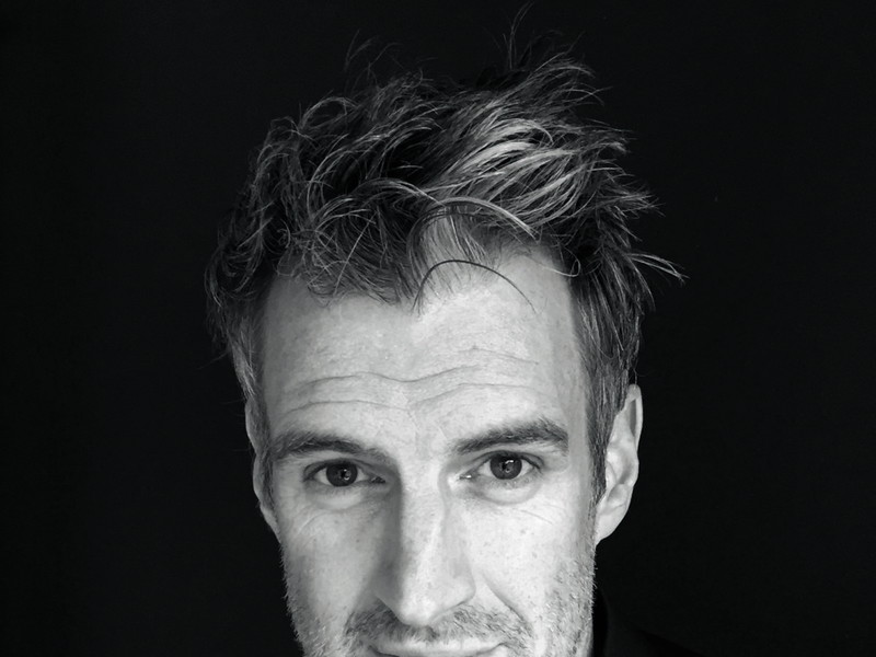 Thomas Raab ist Schriftsteller, Drehbuchautor und Musiker und lebt in Wien.
