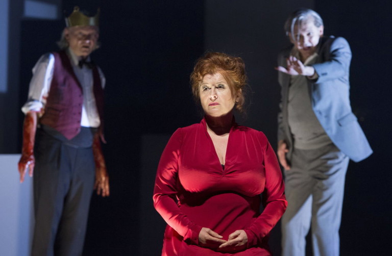 „Hamlet“: Im Berliner Ensemble gab Traute Hoess in Leander Haußmanns Inszenierung des Shakespeare-Klassikers 2013 die Königin Gertrude.