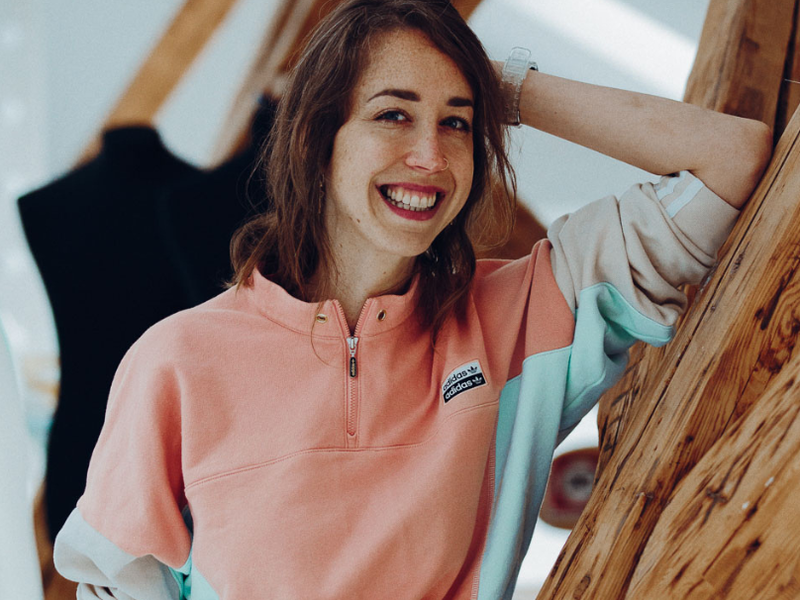 Verena Holztrattner studierte am Mozarteum Regie und ist Regieassistentin am Burgtheater.
