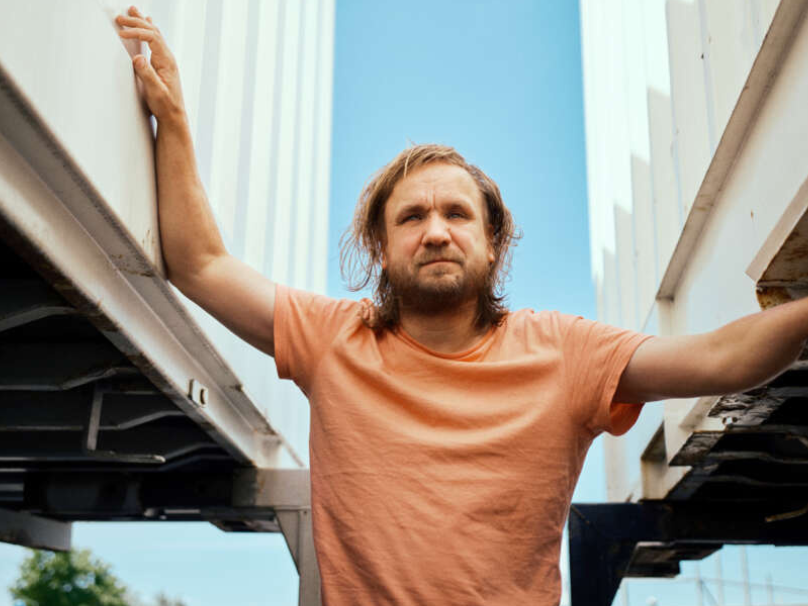 David Bösch gilt als einer der führenden Regisseure für Sprechtheater und Oper seiner Generation.