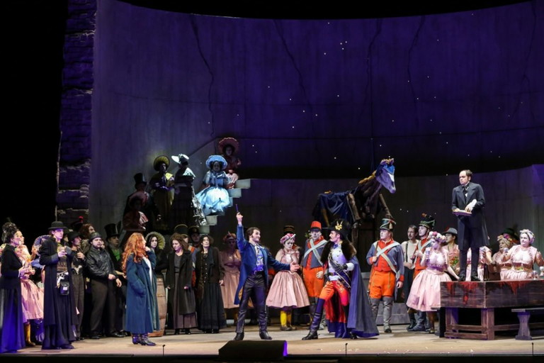 Der Zigeunerbaron: Regula Rosin istiane Kaiser (Saffi), Lucian Krasznec (Sándor Bárinkay), Marco Di Sapia (Graf Peter Homonay), Boris Eder (Conte Carnero), Chor, Komparserie.