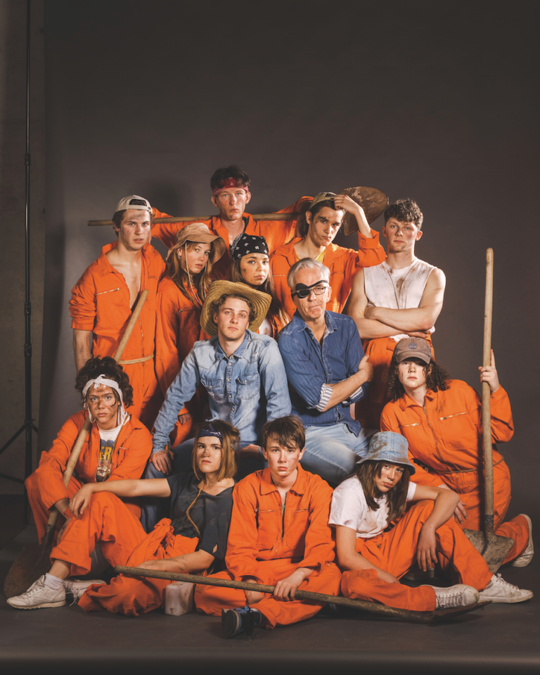 Seit 2007 bringt das gutgebrüllt-Team und sein Ensemble Theaterklassiker zur Aufführung. In diesem Jahr ist es „Löcher - Das Geheimnis von Green Lake".