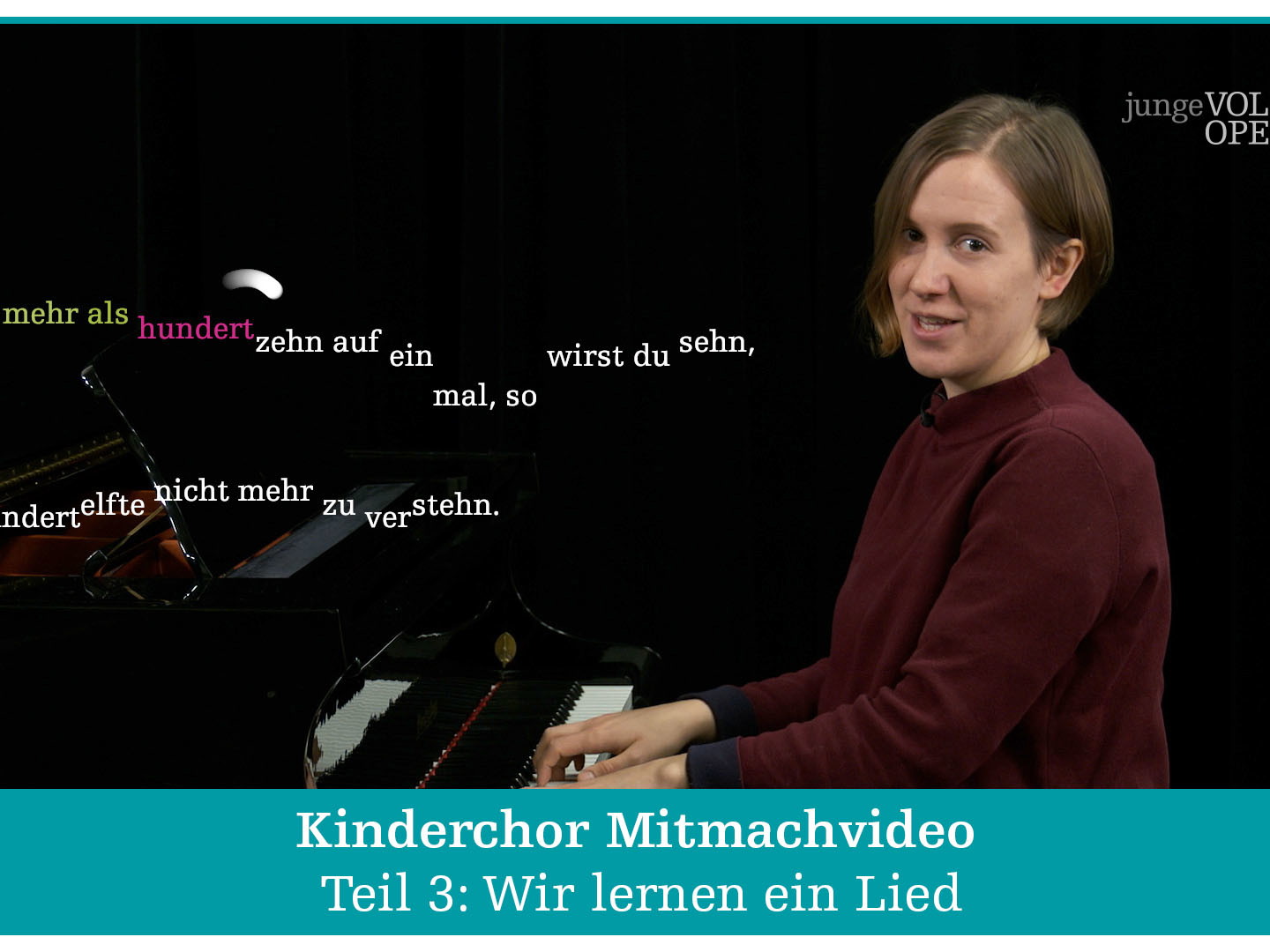 Mit Kinga Schleicher, der Leiterin des Basis-Kinderchors der  Wiener Volksoper, kann man per Video-Tutorial Stimmübungen machen.
