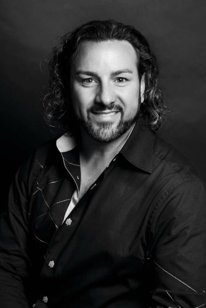John Osborn. Der US-Tenor ist weltweit einer der gefragtesten Belcanto-Sänger und gilt als Spezialist für die Grand opéra. Die Rolle des Arrigo/Henri sang er bereits in der französischen Version. 