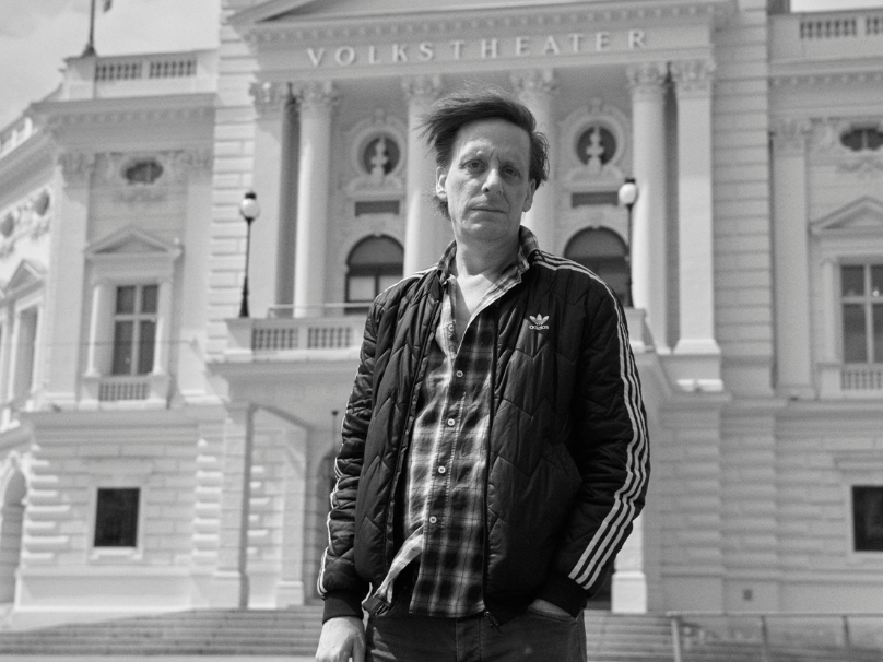 Volkstheater schreibt aus: Kay Voges macht Platz für seine*n Nachfolger*in.