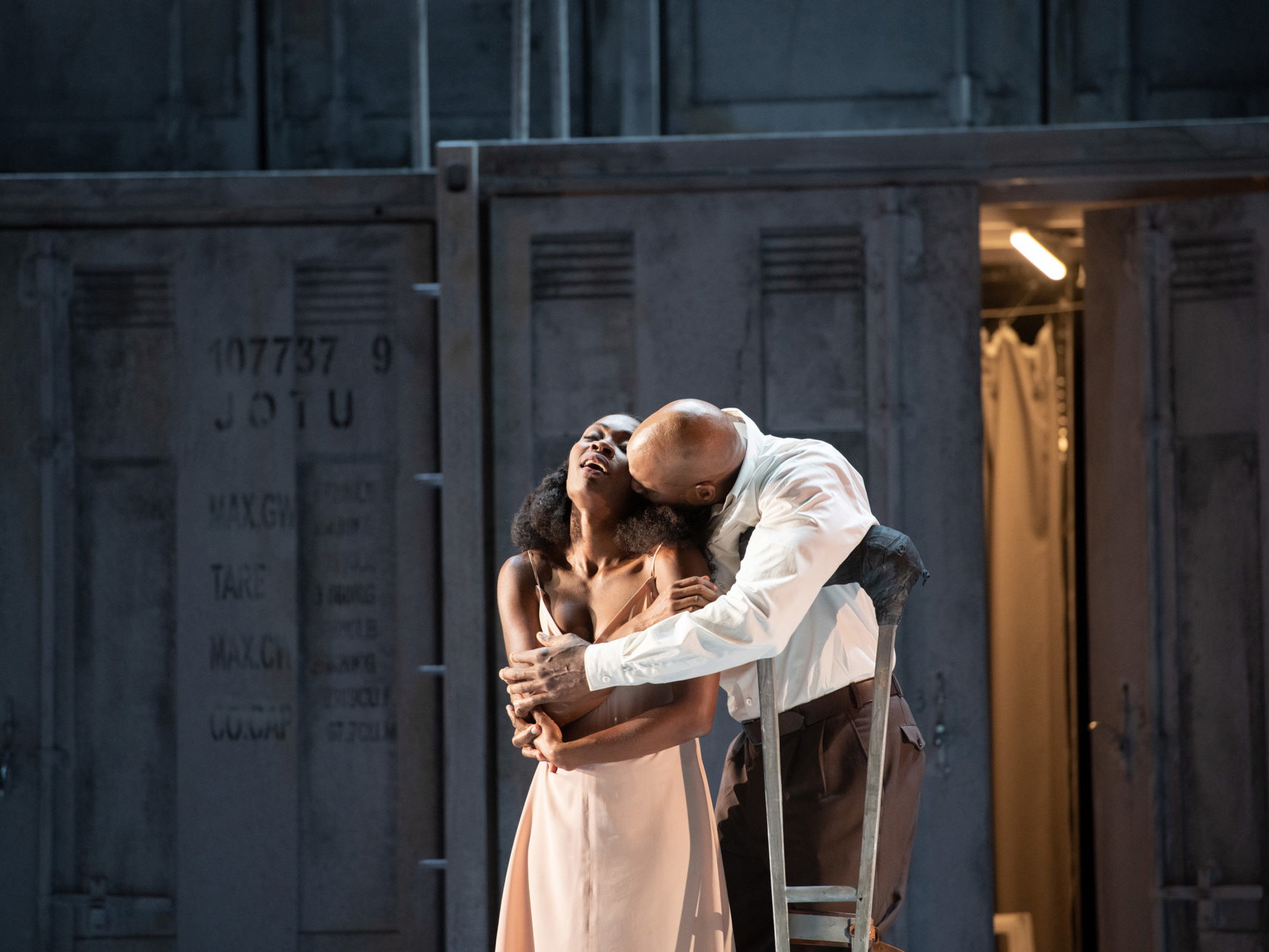 Jeanine de Bique  (Porgy) sind die Hauptdarsteller in George Gershwins Oper.