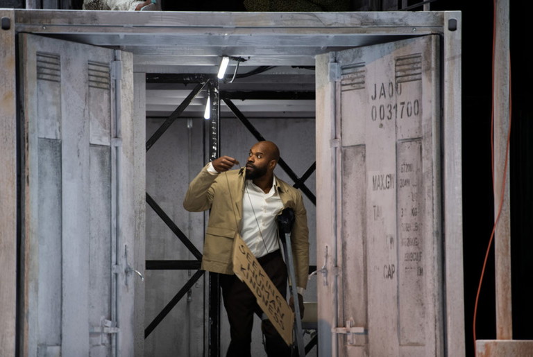 Eric Greene ist in der Titelrolle des Porgy in der Oper "Porgy and Bess" im Theater an der Wien zu sehen.