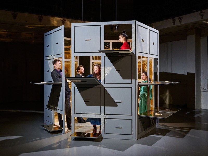 Noch bis 23. Oktober im Theater Nestroyhof Hamakom: „Knöpfe“ inszeniert von Bérénice Hebenstreit.