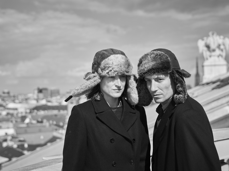In „Fuchs 8“ auf der Bühne: Die beiden BURG-Ensemblemitglieder Lola Klamroth und Jonas Hackmann.