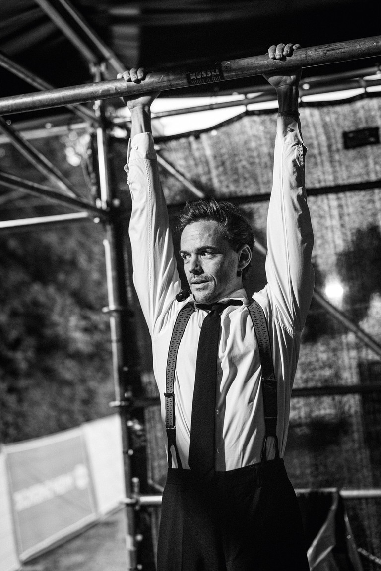 Anton Zetterholm gewann 2008 die TV-Castingshow „Ich Tarzan, Du Jane!“ und damit die
Hauptrolle im Musical „Tarzan“. Es folgten unter anderem Hauptrollen in „Tanz der Vampire“ (Theater des Westens), „Elisabeth“ (Raimund
Theater) und „Les Misérables“ (Queen’s Theatre). Aktuell spielt der gebürtige Schwede am Raimund Theater die Titelrolle in „Das Phantom der Oper“ und an der Volksoper Tony in „West Side Story“.