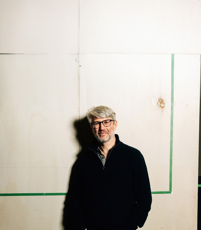 Johannes Schmid inszeniert Sprech- und Musiktheater – unter anderem am Bayerischen Staatsschauspiel, am Stadsteater Malmö, an der Mailänder Scala und bei den Salzburger Festspielen. Er verantwortete die Uraufführungen dreier Familienopern an der Deutschen Oper am Rhein und landete als Filmregisseur zuletzt mit „Geschichten vom Franz“ und „Neue Geschichten vom Franz“ nach Büchern von Christine Nöstlinger große Publikumserfolge.