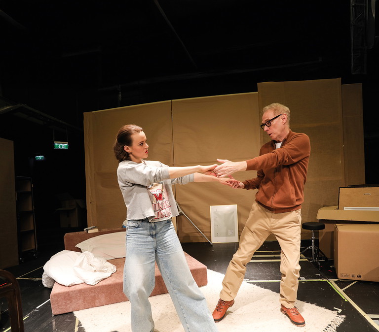 Spaß am Arbeitsplatz: Katharina Klar und André Pohl bei den Proben für „Die Tanzstunde“.