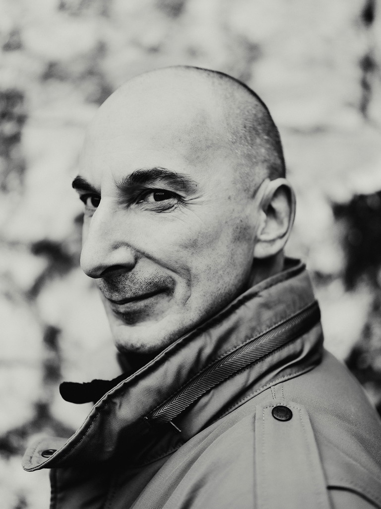 "Die Bühne ist mein Habitat, mein Biotop, die natürlichste Umgebung, die ich mir vorstellen kann. Hier fühle ich mich bei allen Unsicherheiten,
die dazugehören, am wohlsten.“ Markus Kofler