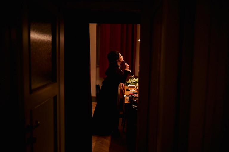 Anna Netrebko in der Schminke.