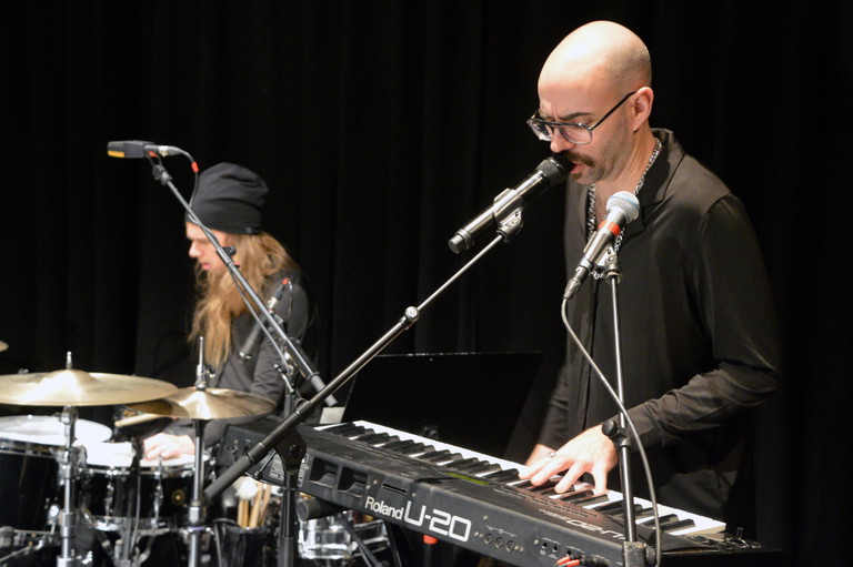 Andreas Dauböck im Stück „Heile mich“ des aktionstheater ensembles.