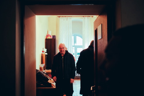 „‚You had good luck‘, sagte eine ukrainische Kollegin zu uns, weil es in diesen drei Tagen in Lviv keinen einzigen Raketen- oder Drohnenalarm gab.“
– Stefan Suske, Schauspieler