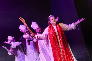 Machtspiel: „Staatsfragmente“ im Theater Drachengasse