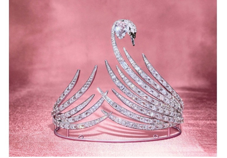 Swarovski präsentiert die Signature-Tiara für den Wiener Opernball 2026.