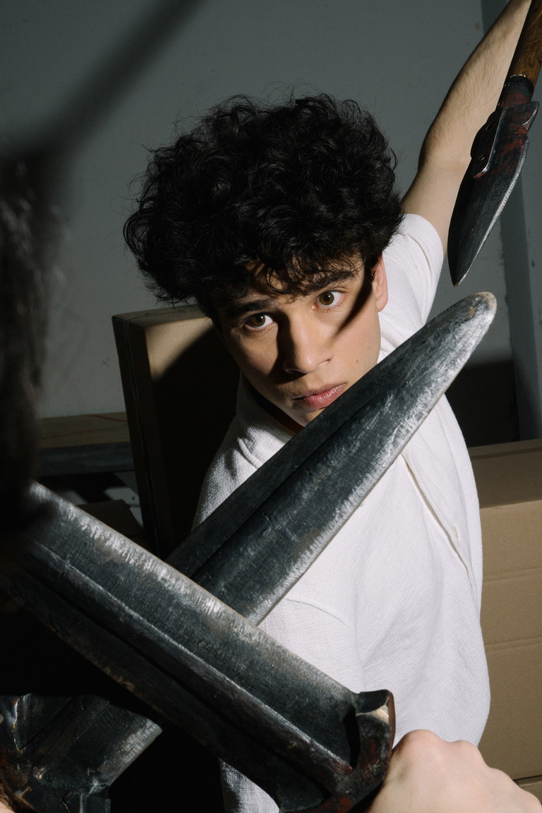 Mino Dreier studierte an der Schauspielschule Krauss, war in „PROTESTANTEN vertreibung aus der heimath“ des NESTROY-Preisträgers Thomas Perle zu sehen, spielte in der ORF-Serie „School of Champions“, debütierte 2024 am Theater der Jugend in „Funken“ und bestreitet aktuell seine letzte Saison im Ensemble des TdJ, wo er zuletzt Atticus in „Der Junge mit dem längsten Schatten“ verkörperte.