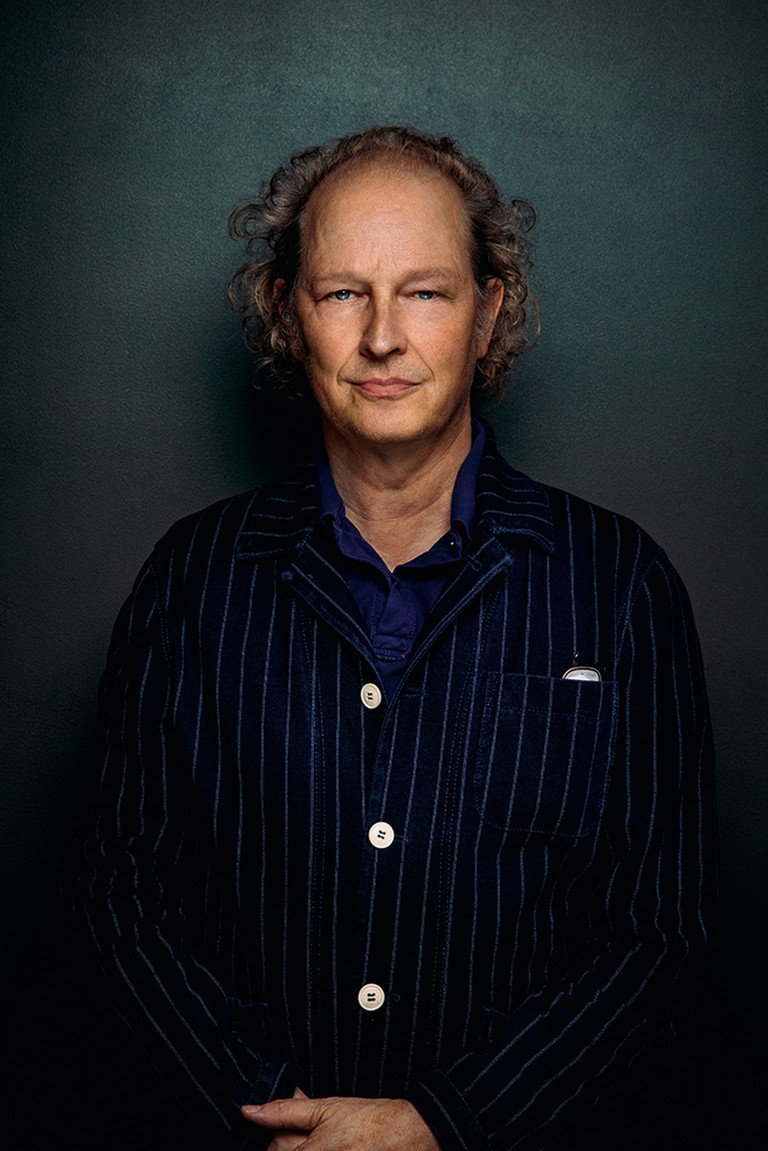 Der Regisseur Stephan Müller arbeitete u. a. bei
Robert Wilson und
Richard Foreman in den
USA, war Mitbegründer
der Theatergruppe
„Red Wing/Mixed“ (NY),
inszenierte u. a. am
Schauspielhaus Zürich,
am Theater Basel, am
Volkstheater und am
Burgtheater, leitete das
Theater am Neumarkt
in Zürich, machte sich
als Opernregisseur
einen Namen und führt
seit 2018 regelmäßig
Regie im Theater in der
Josefstadt.