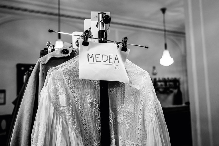 „Medea“ in der Kammeroper. In diesem Musiktheaterprojekt verschmelzen Texte und Musik, Schauspiel und Gesang zu einer neuen Version des antiken Dramas, die auch aktuelle gesellschaftliche Entwicklungen ins Visier nimmt.