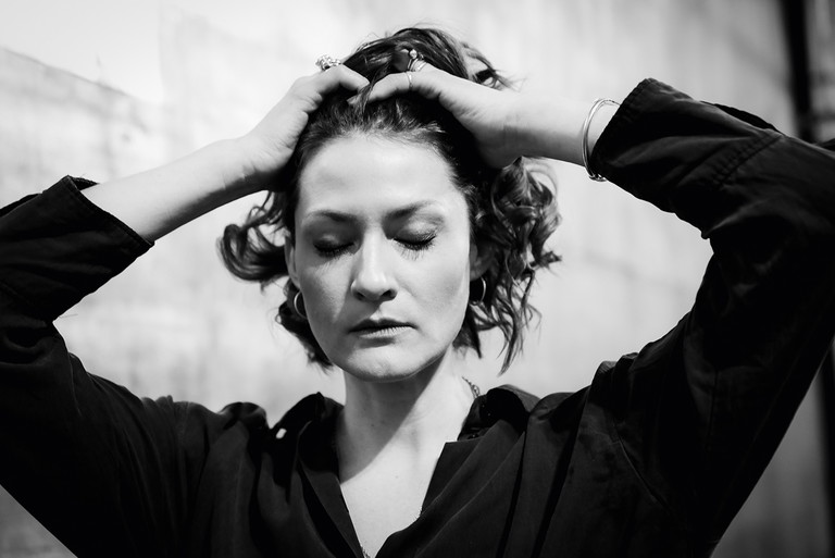 Es wäre albern, lupenreine Sopranarien zu versuchen. – Lisa-Katrina Mayer, Schauspielerin
