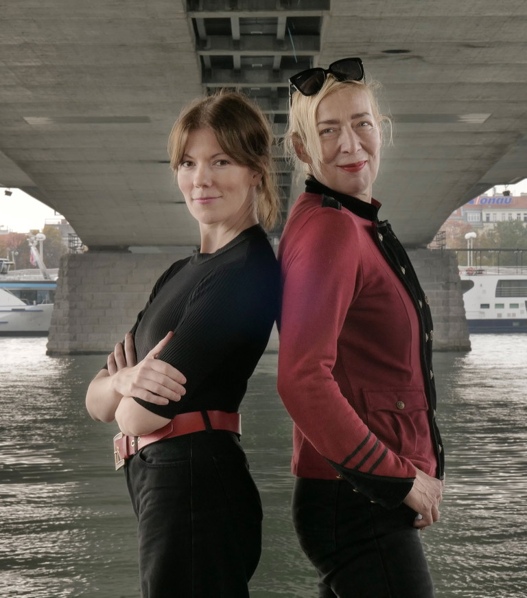 Schauspielerin Lisa Schrammel und Regisseurin Susanne Lietzow haben gemeinsam den Theaterverein DIE FABRIC gegründet. 
