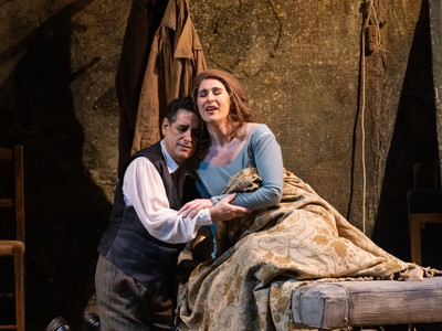 Juan Diego Flórez und Nicole Car in „La Bohème“ in der Wiener Staatsoper.