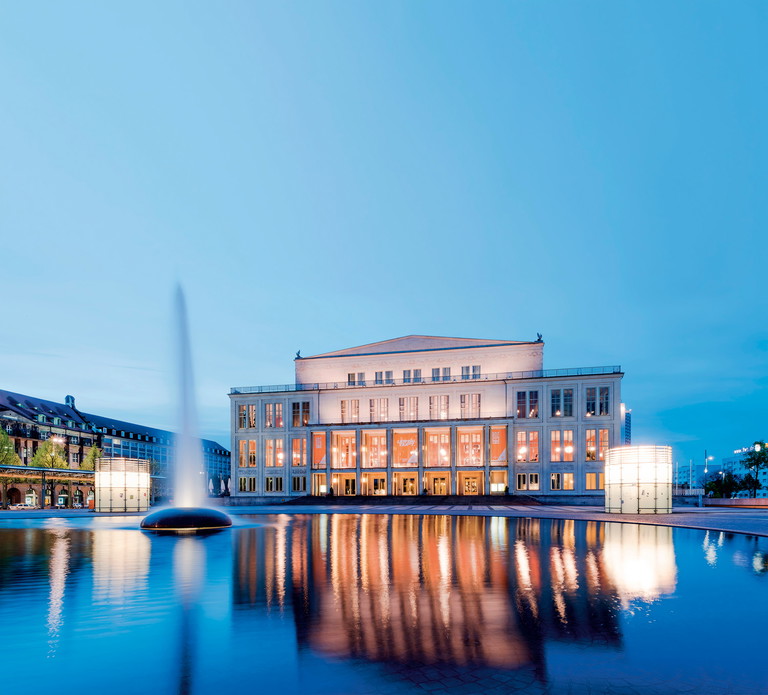 Die 1954 bis 1960 im
neoklassizistischen Stil
erbaute Oper Leipzig.