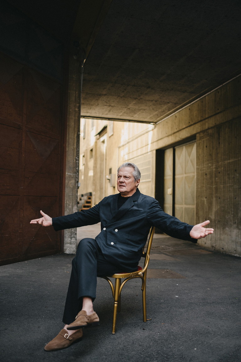 „Schauspielerei ist Gegenwärtigkeit. Du gewinnst im Moment und zehn Jahre
später bist du vielleicht schon vergessen." – Herbert Föttinger