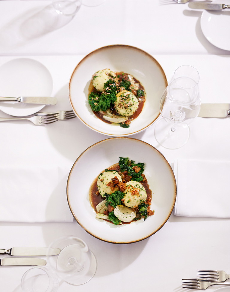 Eines von vielen Highlights: die Grammelknödel, vegetarisch und klassisch