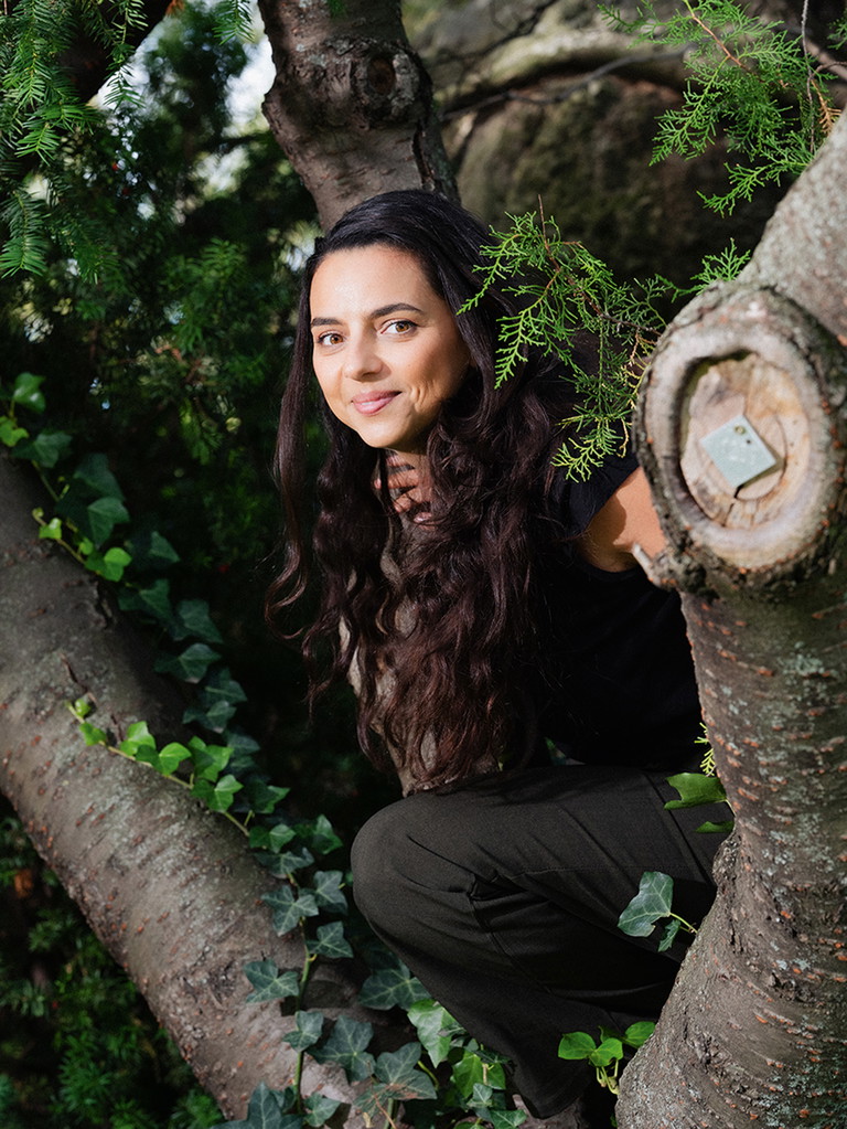 DIE REGISSEURIN Claudia WALDHERR wurde im Waldviertel geboren, studierte an der Schauspielakademie Elfriede Ott und gehörte zum Ensemble des Landestheaters Linz. Sie spielte außerdem im TdJ, im Rabenhof Theater und im Bronski &amp; Grünberg. Nach „Heidi“ zeigt sie nun ihre zweite Regiearbeit im Theater der Jugend.