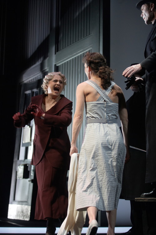 „Der jüngste Tag“: Marianne Nentwich
und Maria Köstlinger,
2008.