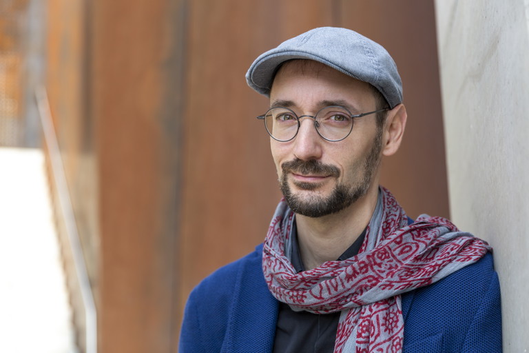 Jérôme Junod ist Autor, Dramaturg, Regiseur und Übersetzer. Gerade ist sein Stück „Das Ministerium der Wahrheit“ bei den Sommerspielen Krems zu sehen. 