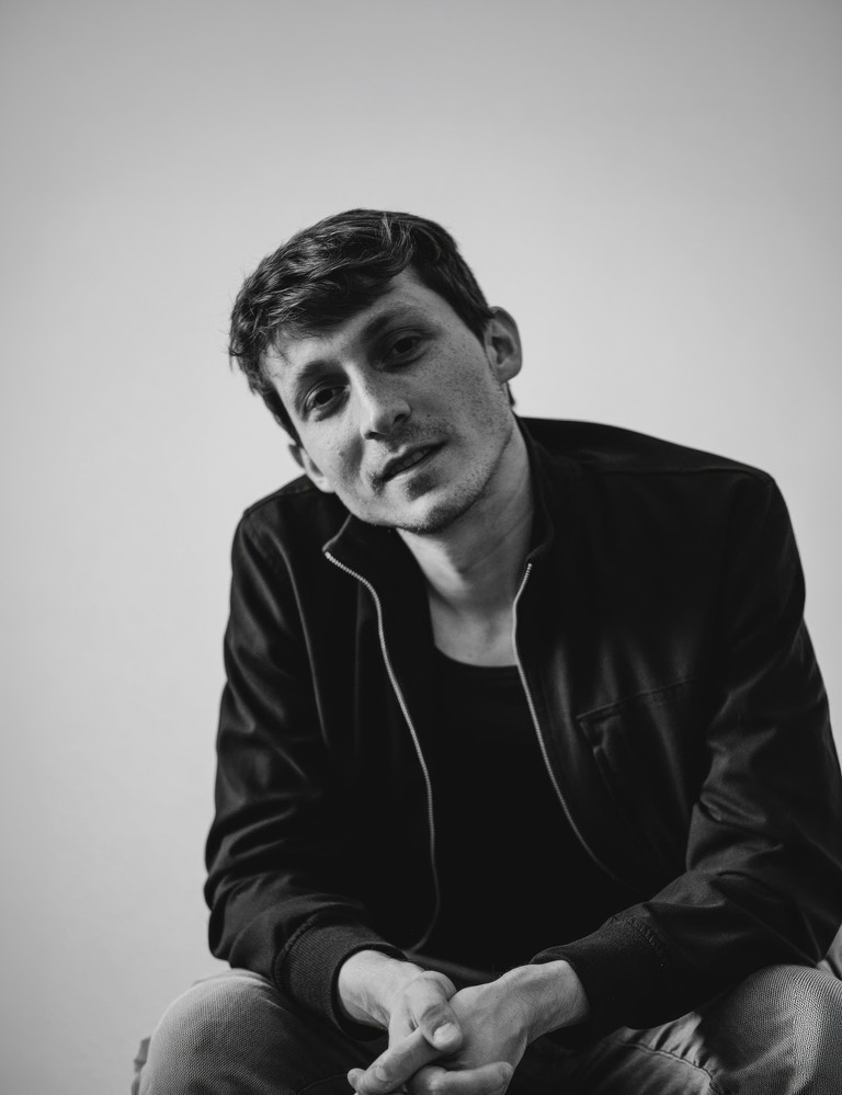 Skye MacDonald studierte an der
Hochschule für Schauspielkunst
Ernst Busch und arbeitet als freier Schauspieler.